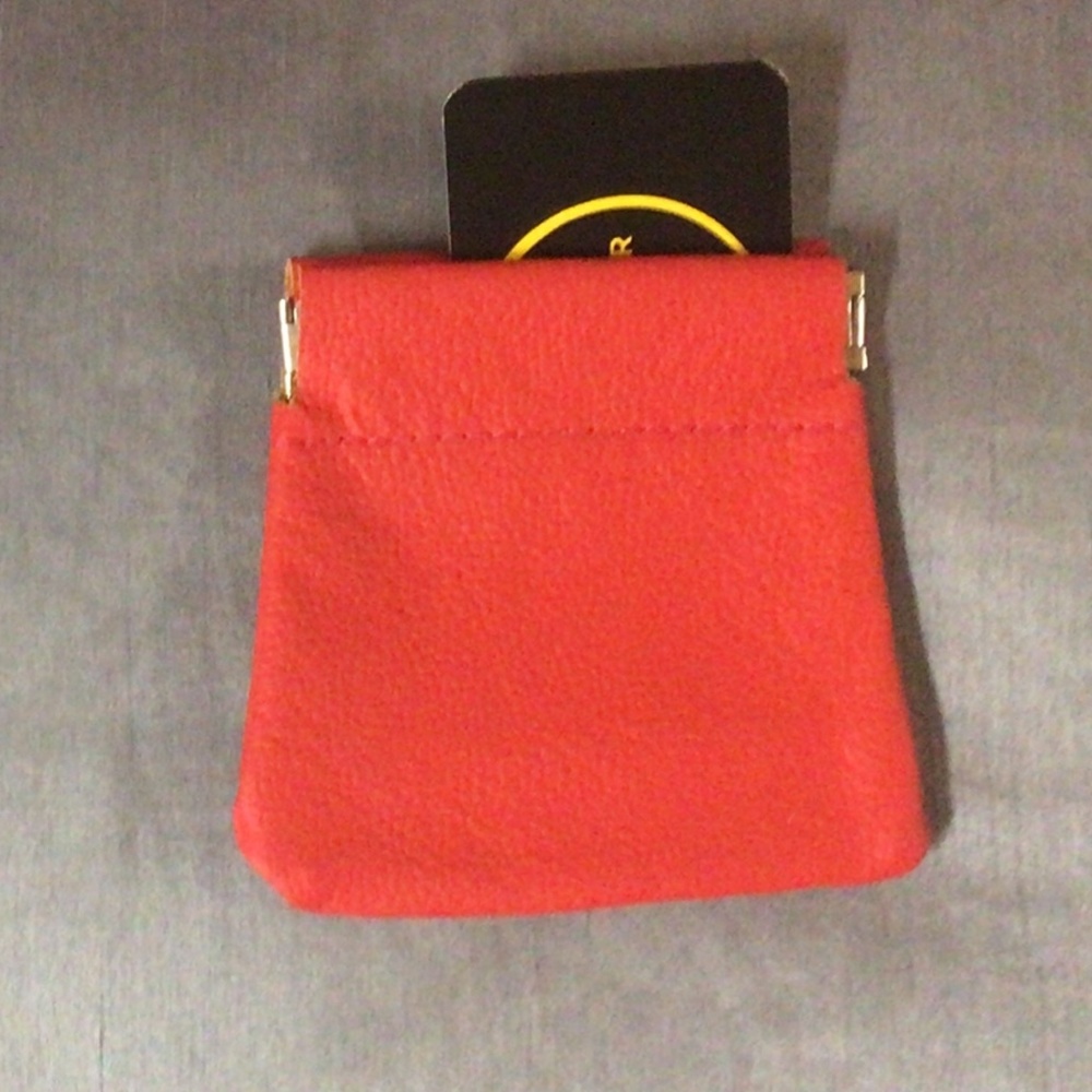 📦 Red Leather Squeeze Coin Pouch